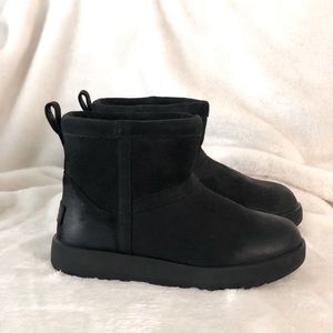 Ugg Mini Leather Waterproof Boot - Size 6